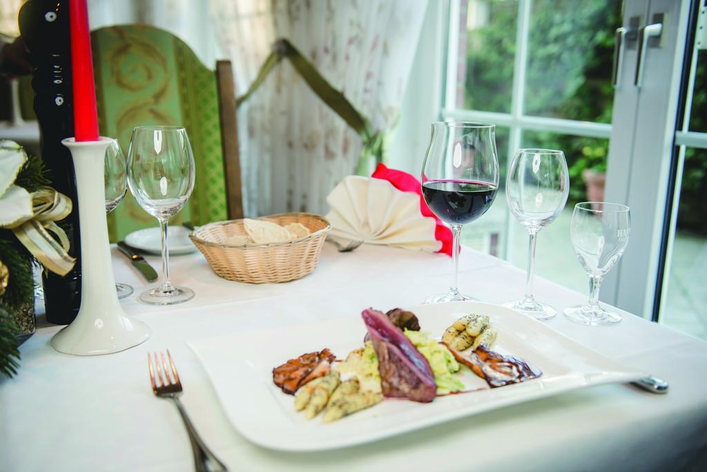 Hotel & Restaurant Zum Vater Rhein Monheim am Rhein Kültér fotó