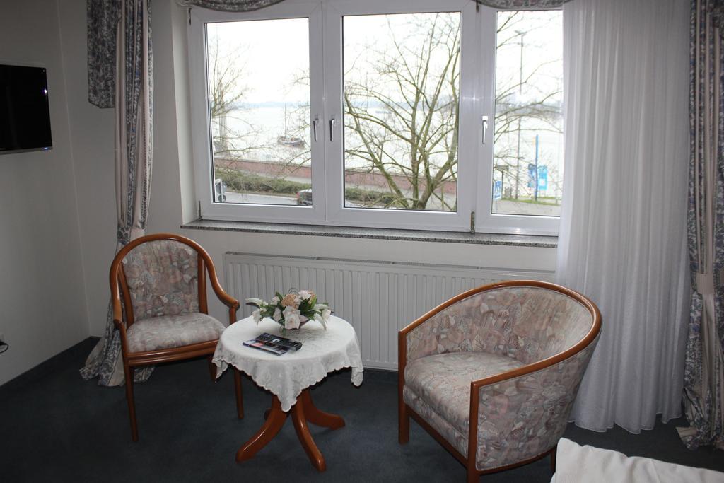 Hotel & Restaurant Zum Vater Rhein Monheim am Rhein Szoba fotó