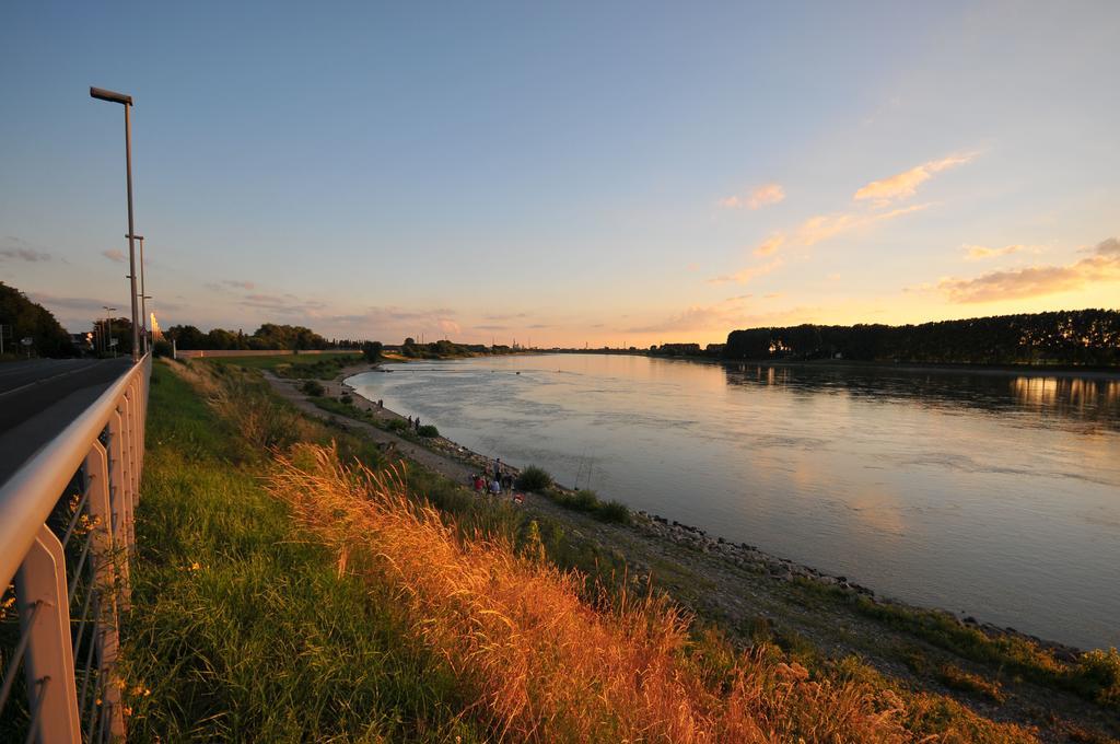 Hotel & Restaurant Zum Vater Rhein Monheim am Rhein Kültér fotó